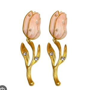 🔹️Piper K🔹  Gold and Cream Tulip Glass Stones Pearl Dangle Floral Earrings ✨🌷